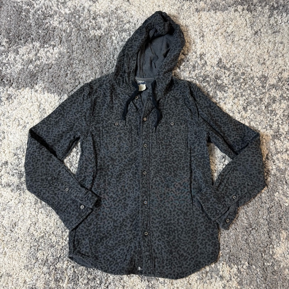 Modern Amusement, Animal Cheetah Leopard Print Hooded Long Sleeve Button-Up